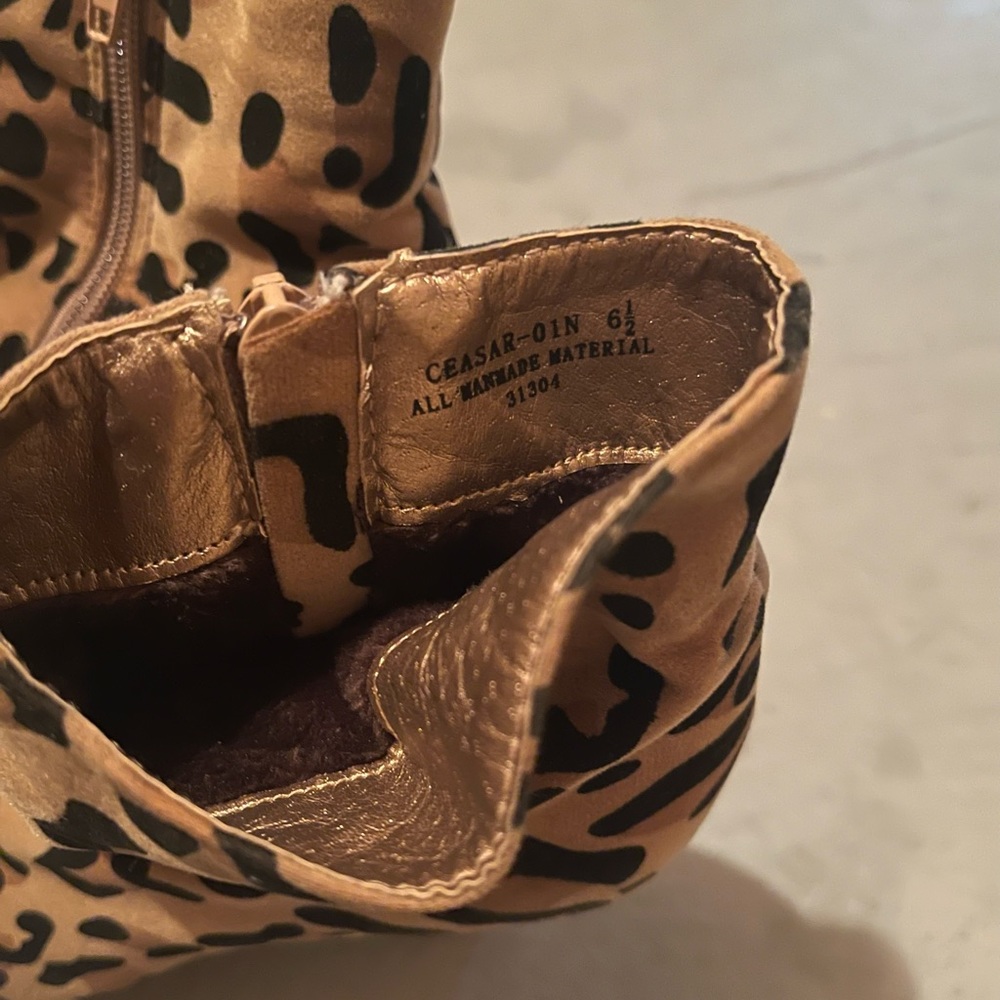 Boots - Picture 2 of 5